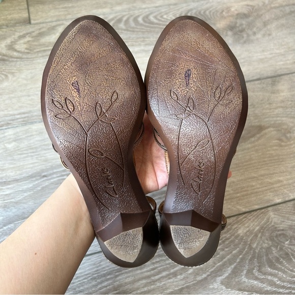 Clarks Metallic Brown  Leather Strappy Sandals - Picture 11 of 14
